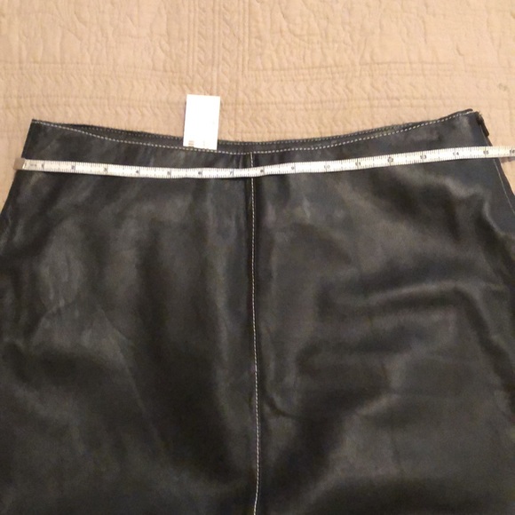 💯% Lamb Leather Pencil Skirt - Picture 5 of 5